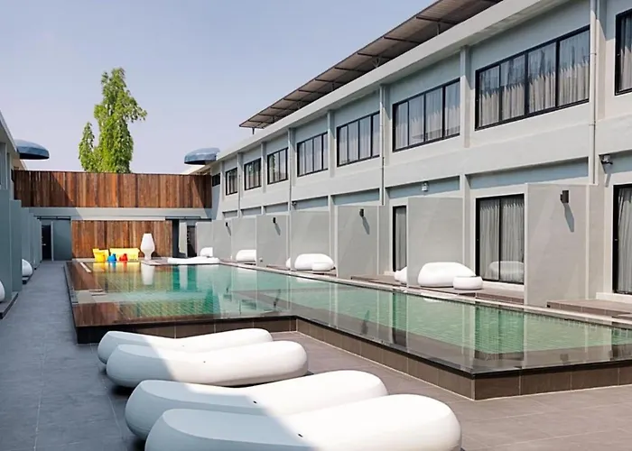 S Ratchada Leisure Hotel